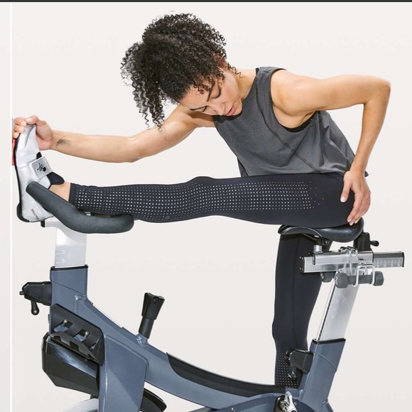 lululemon x SoulCycle Ride & Reflect Tight 28” - Picture 2 of 8